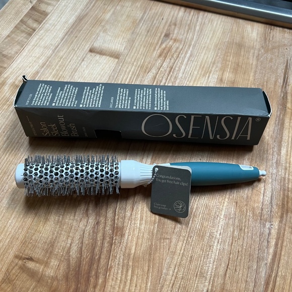 Givvy - Osensia Salon Sleek Blowout Brush - 1 inch Barrel - Picture 2 of 4